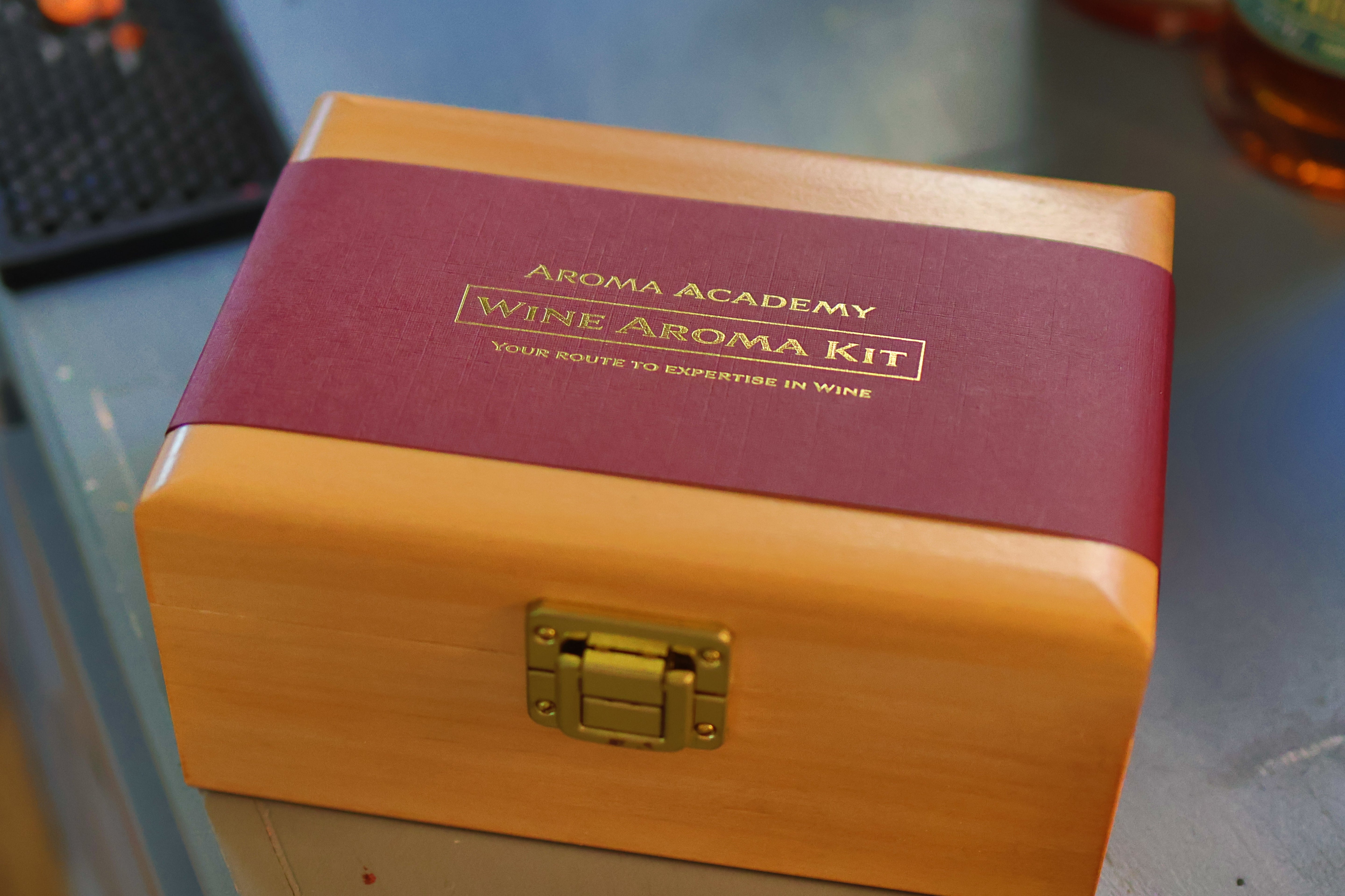 Wine Aroma Masterclass Kit in Wooden Box - 24 Signature Aromas + Training Guide